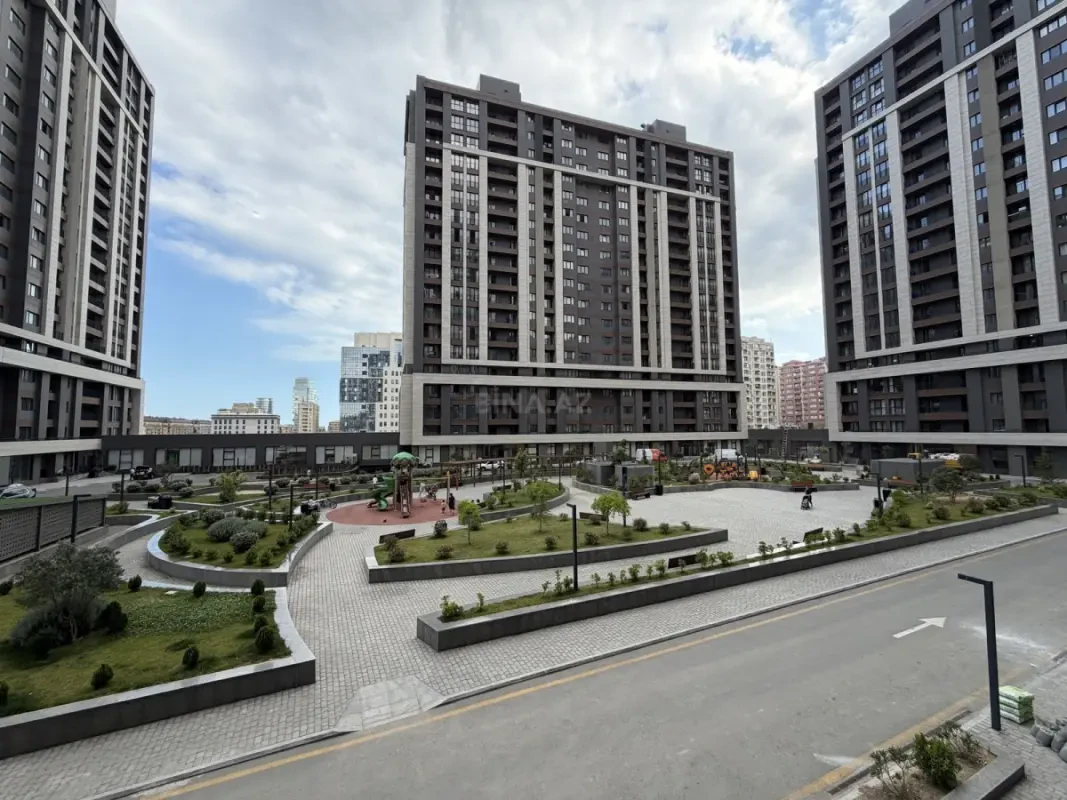Satılır 3 otaqlı mənzil 171 m²