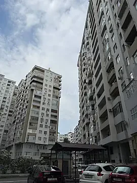 Satılır 3 otaqlı mənzil 135 m² — Bakı 3 otaq 135.00 m²