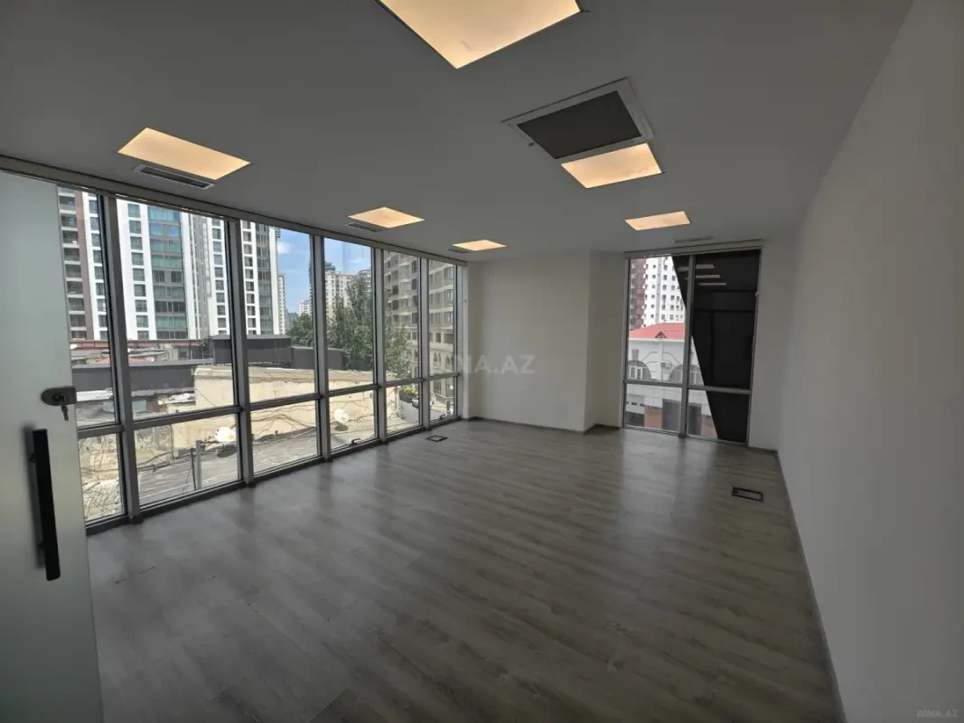 Kirayə verilir 2 otaqlı ofis 70 m²