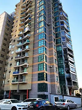Satılır 4 otaqlı mənzil 205 m² — Bakı 4 otaq 205.00 m²