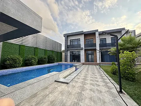 Satılır 5 otaqlı həyət evi 300 m² — Bakı, Mərdəkan 5 otaq 300.00 m²