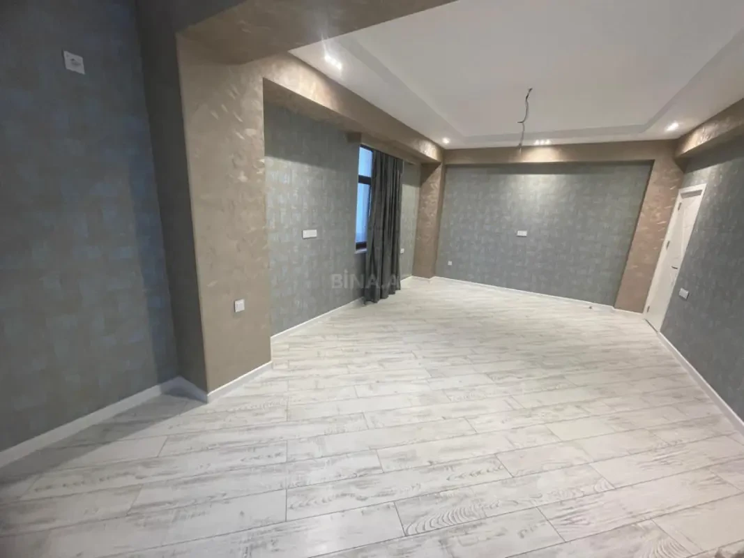 Satılır 3 otaqlı mənzil 126 m²