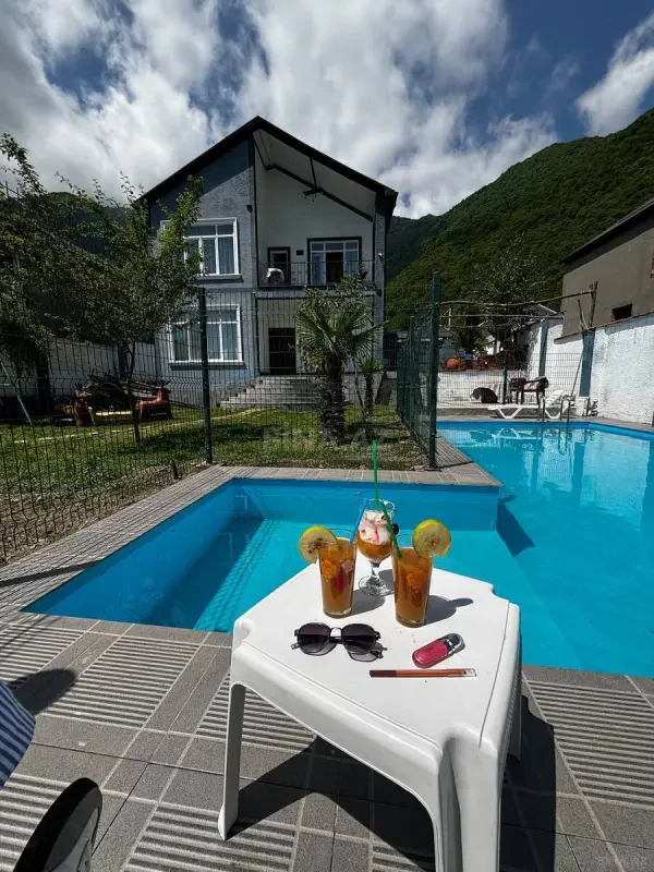 Kirayə verilir 4 otaqlı həyət evi 200 m²