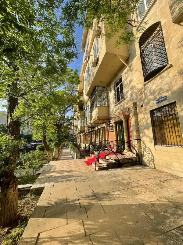 Satılır obyekt 120 m²