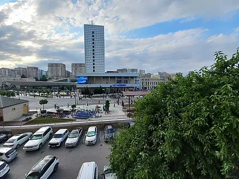 Kirayə verilir 6 otaqlı mənzil 200 m² — Bakı 6 otaq 200.00 m²