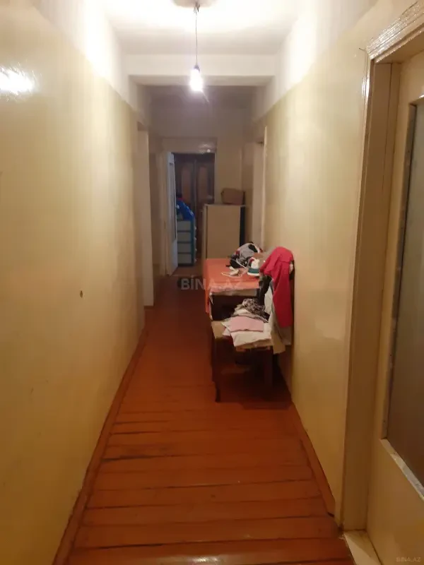 Satılır 5 otaqlı mənzil 130 m²