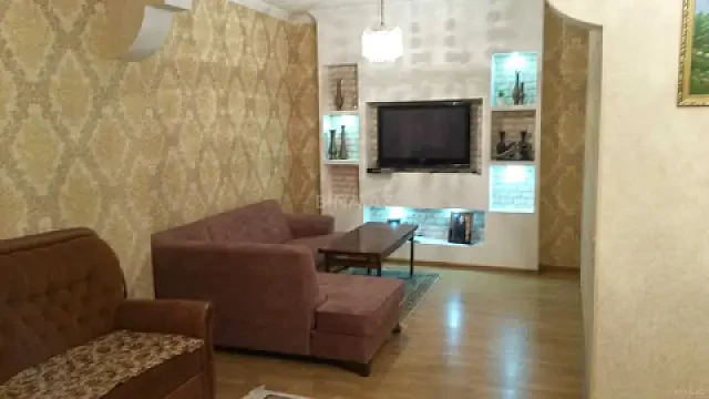 Kirayə verilir 4 otaqlı həyət evi 170 m² — Gəncə 4 otaq 170.00 m²