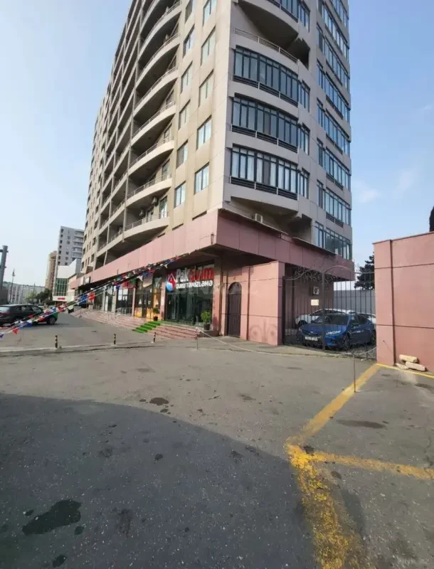 Kirayə verilir 3 otaqlı mənzil 157 m²