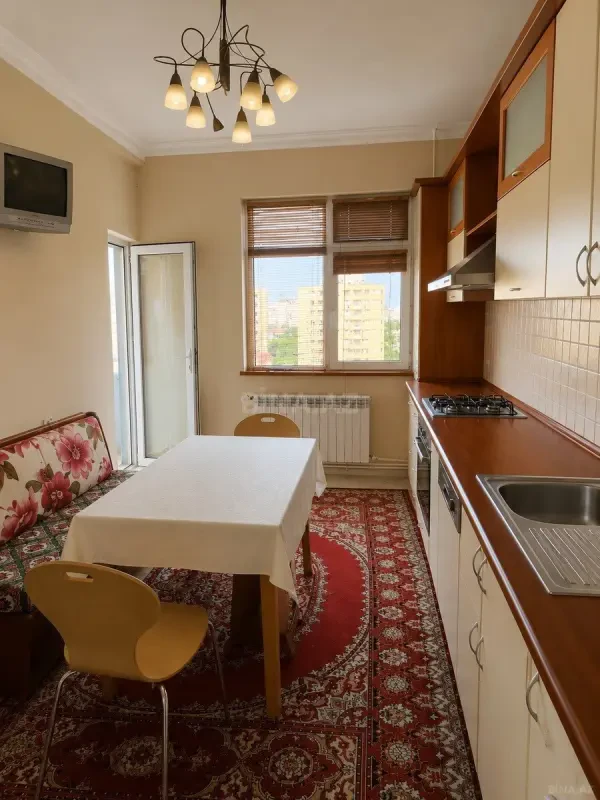 Satılır 2 otaqlı mənzil 86 m²