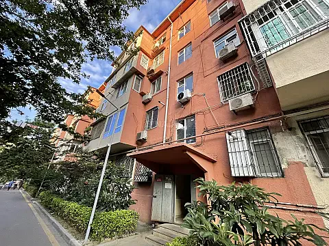 Satılır 3 otaqlı mənzil 80 m² — Bakı, Memar Əcəmi yanı 3 otaq 80.00 m²