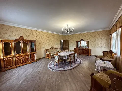 Kirayə verilir 4 otaqlı mənzil 225 m² — Bakı 4 otaq 225.00 m²