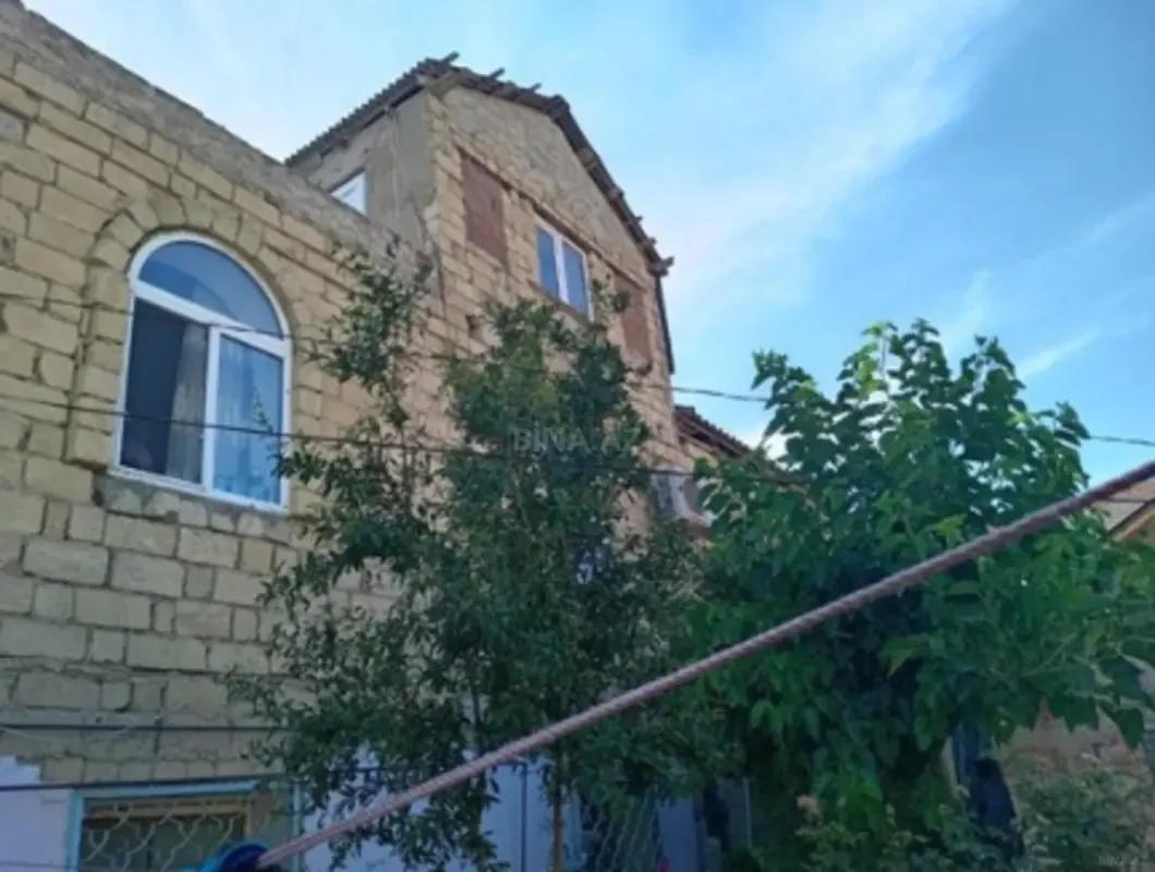 Satılır 20 otaqlı həyət evi 360 m²