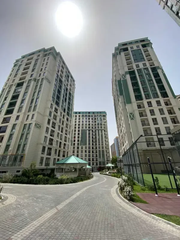 Satılır 3 otaqlı mənzil 140 m²