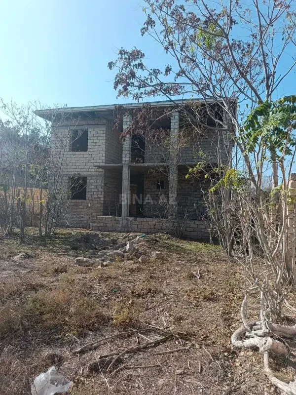 Satılır 6 otaqlı həyət evi 200 m²