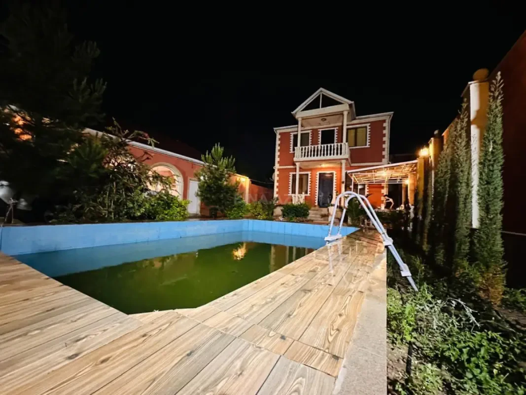 Kirayə verilir 5 otaqlı həyət evi 240 m²