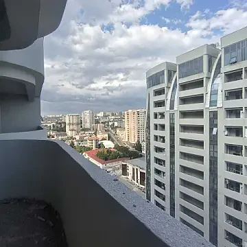 Satılır 3 otaqlı mənzil 125 m² — Bakı 3 otaq 125.00 m²