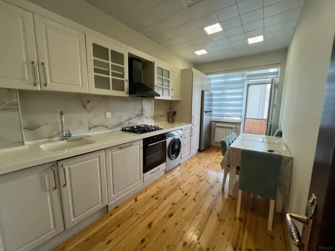 Kirayə verilir 2 otaqlı mənzil 90 m²
