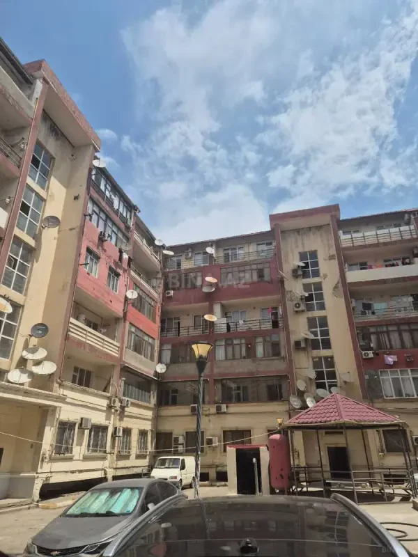 Kirayə verilir 2 otaqlı mənzil 75 m²