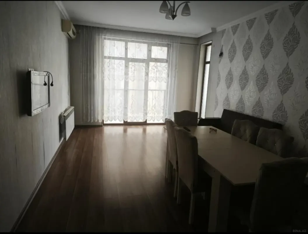 Kirayə verilir 2 otaqlı mənzil 98 m²