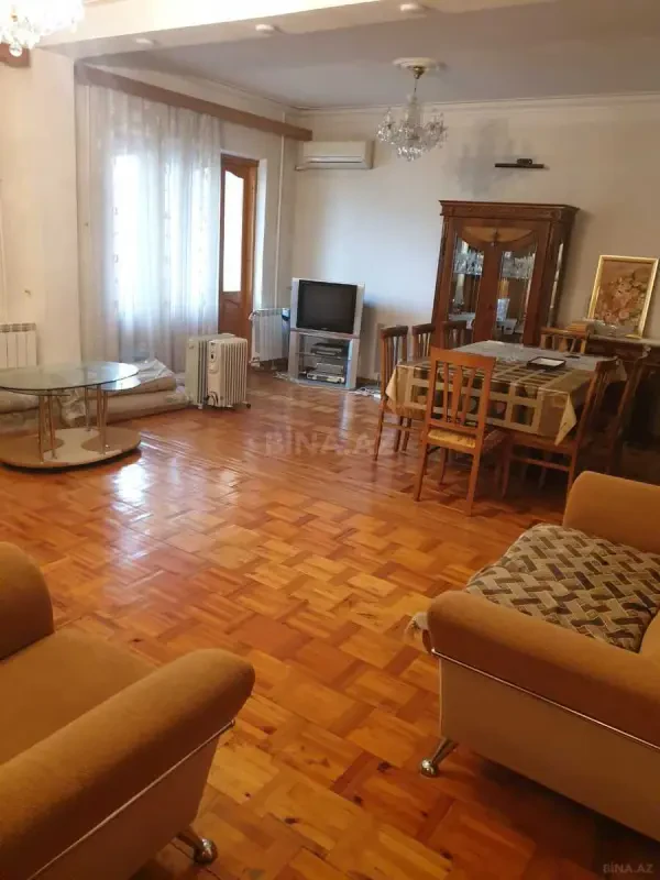 Satılır 4 otaqlı mənzil 110 m²