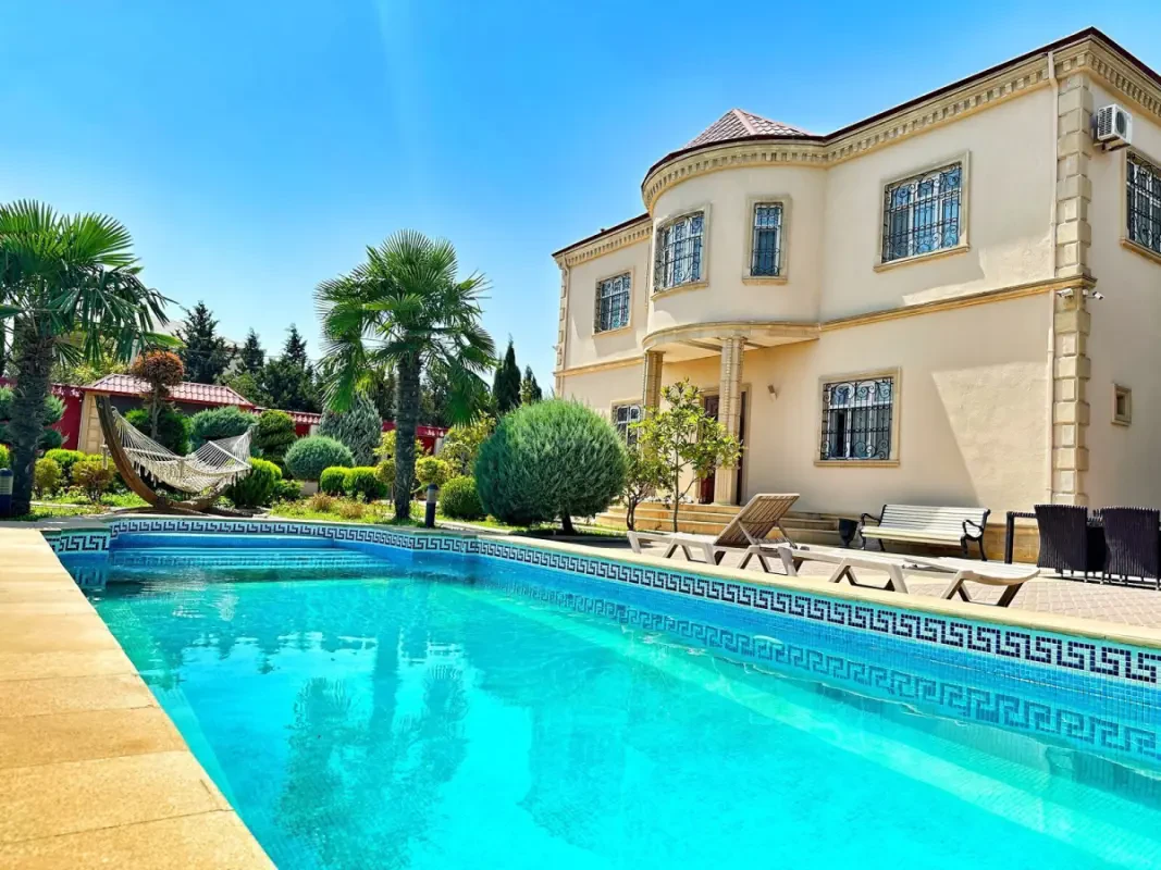 Kirayə verilir 6 otaqlı həyət evi 300 m²