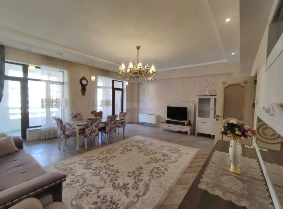Kirayə verilir 3 otaqlı mənzil 125 m²