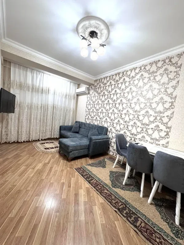 Kirayə verilir 2 otaqlı mənzil 70 m²