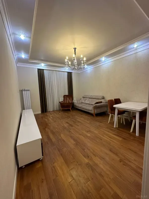 Kirayə verilir 2 otaqlı mənzil 66 m²