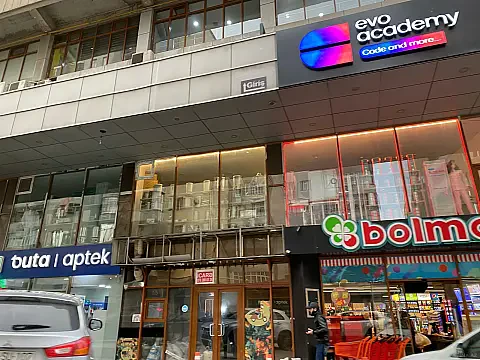 Kirayə verilir 3 otaqlı mənzil 130 m² — Bakı 3 otaq 130.00 m²