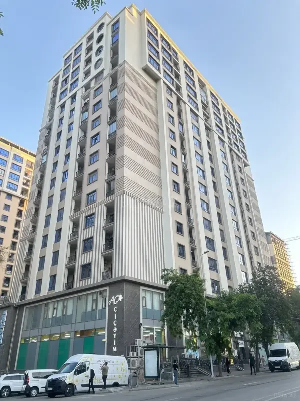 Satılır 3 otaqlı mənzil 93 m²