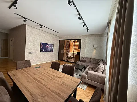 Satılır 3 otaqlı mənzil 932 m² — Bakı, Əhmədli 3 otaq 932.00 m²