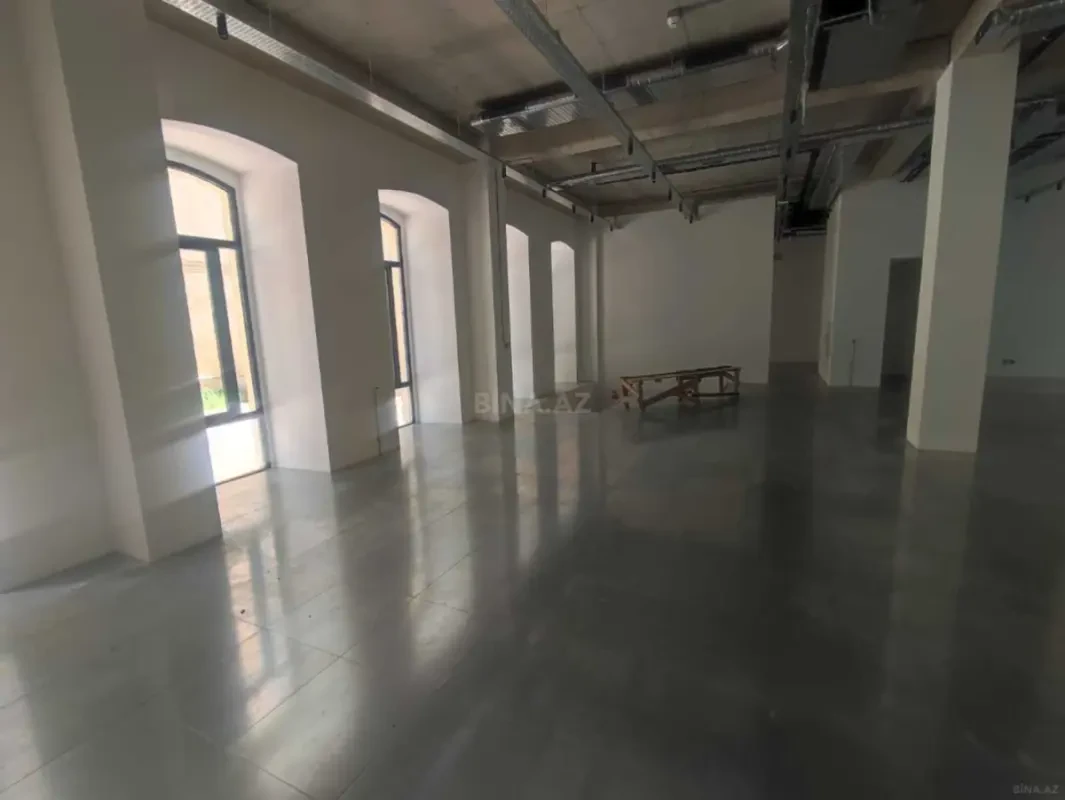 Kirayə verilir 5 otaqlı ofis 860 m²