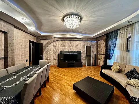 Satılır 3 otaqlı mənzil 151 m² — Bakı, İnşaatçılar 3 otaq 151.00 m²