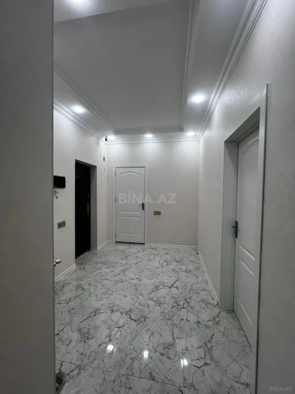 Satılır 3 otaqlı mənzil 107 m²