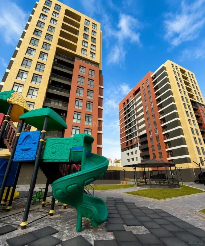 Satılır 2 otaqlı mənzil 81 m²