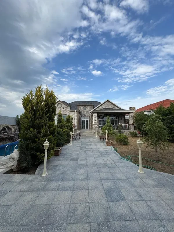 Kirayə verilir 5 otaqlı həyət evi 240 m²