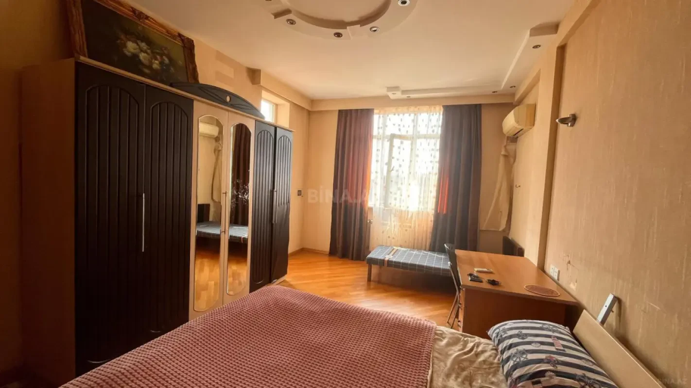 Kirayə verilir 3 otaqlı mənzil 220 m²