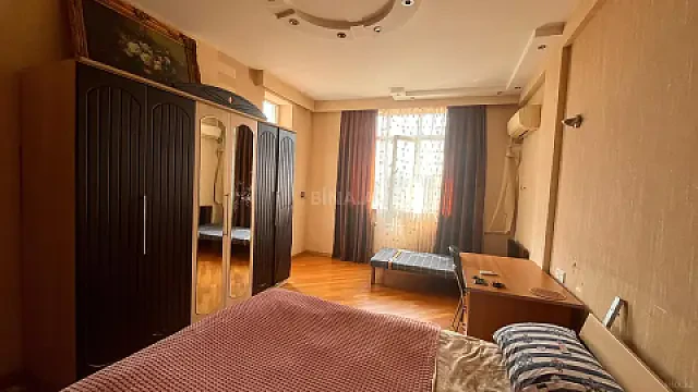 Kirayə verilir 3 otaqlı mənzil 220 m² — Bakı 3 otaq 220.00 m²
