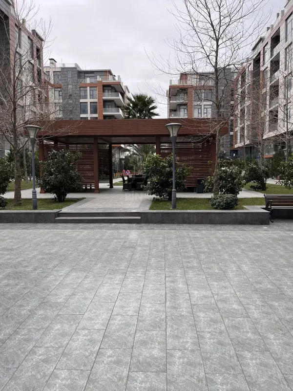 Satılır 2 otaqlı mənzil 84 m²