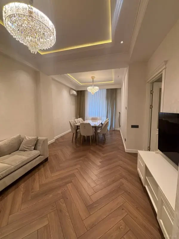 Kirayə verilir 3 otaqlı mənzil 140 m²
