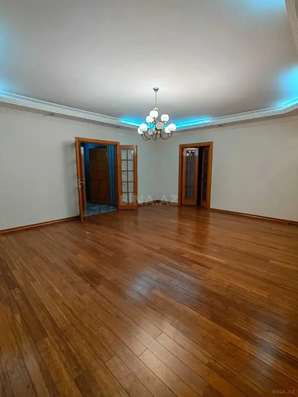 Kirayə verilir 2 otaqlı mənzil 90 m²