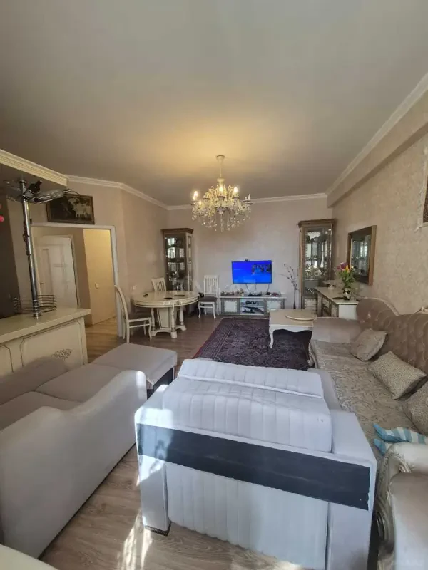 Satılır 3 otaqlı mənzil 105 m²