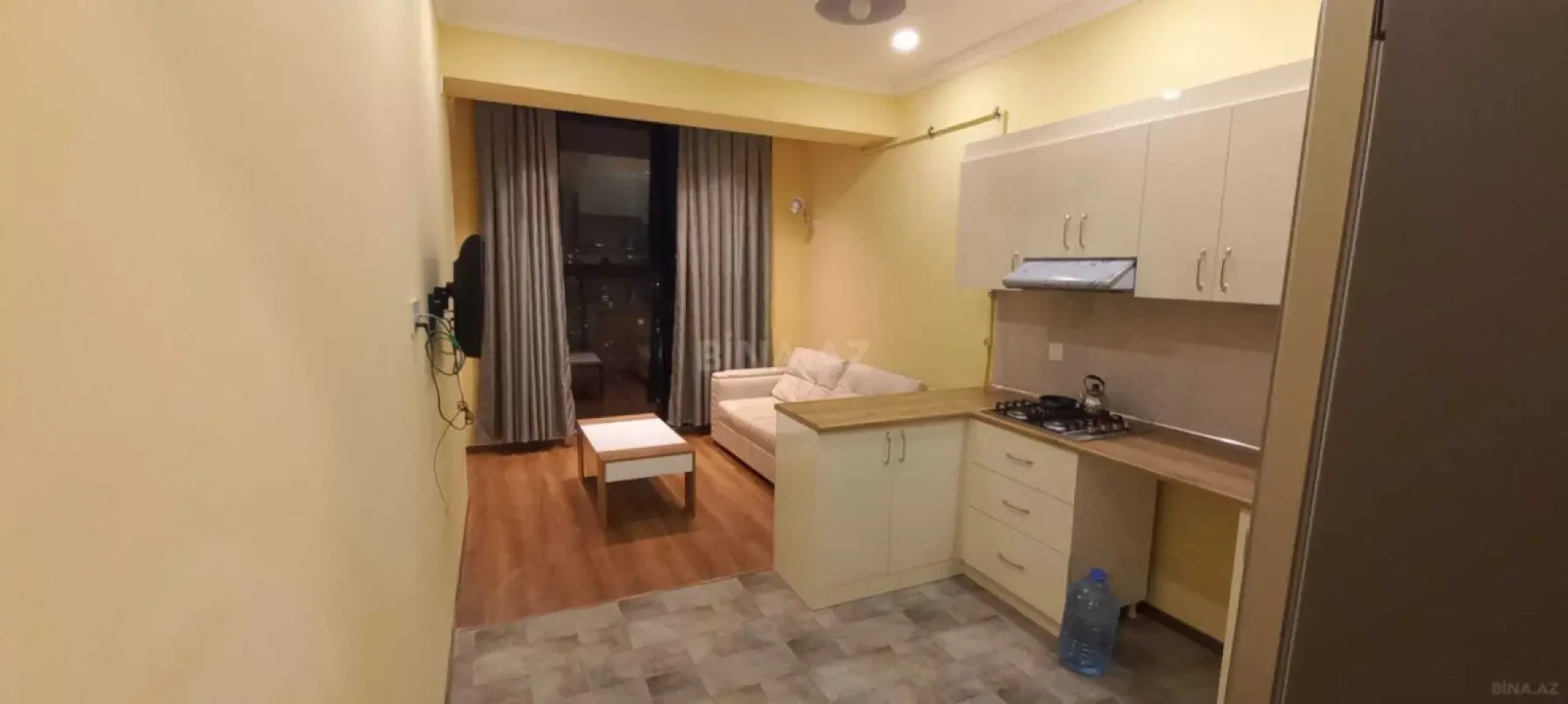 Kirayə verilir 2 otaqlı mənzil 75 m²