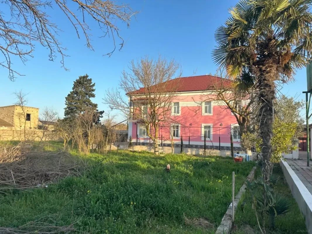 Kirayə verilir 10 otaqlı həyət evi 360 m²