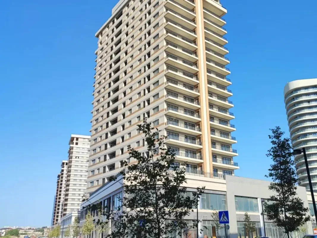 Satılır 3 otaqlı mənzil 157 m²