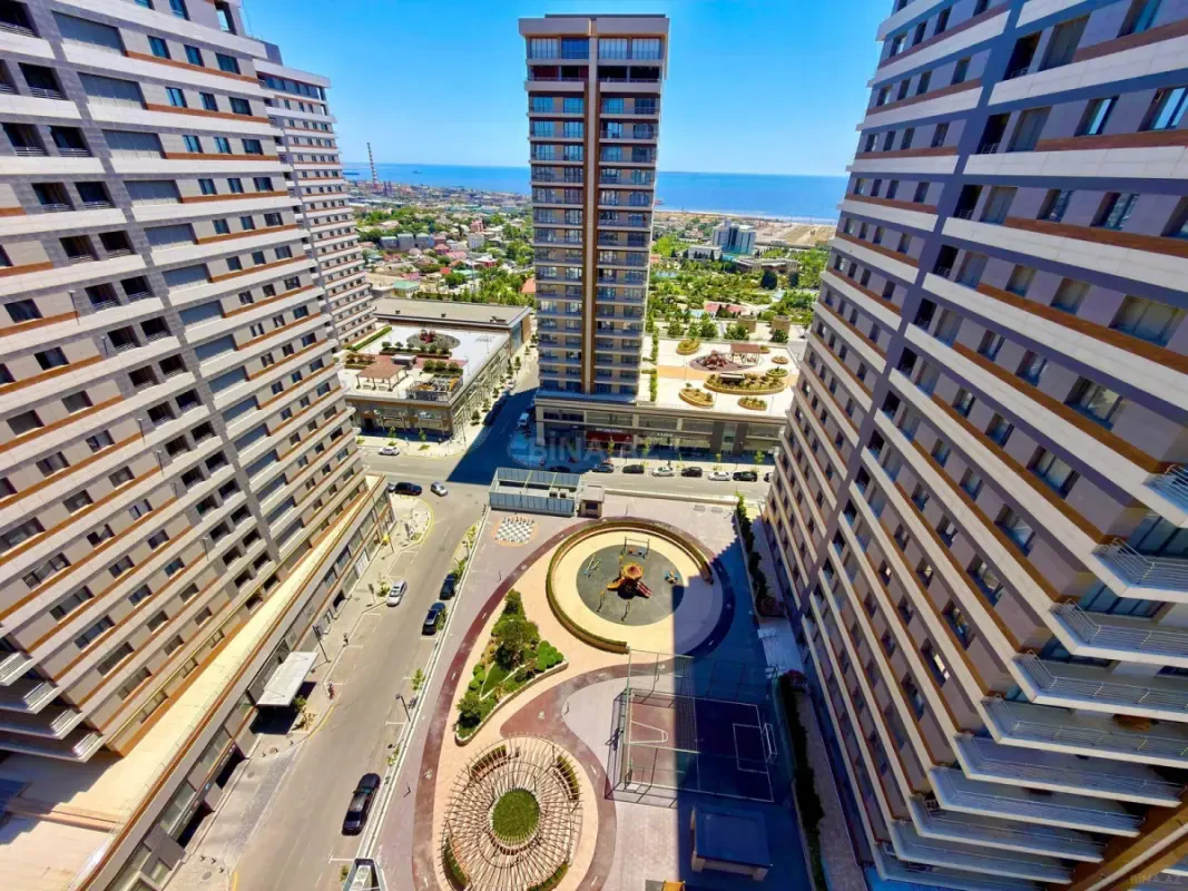 Satılır 4 otaqlı mənzil 195 m²