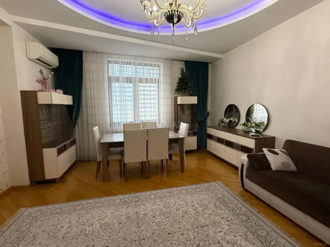 Kirayə verilir 3 otaqlı mənzil 130 m²