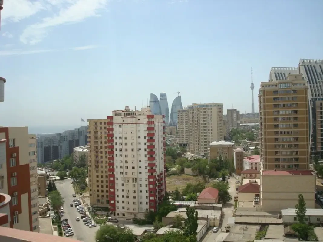 Kirayə verilir 3 otaqlı mənzil 130 m²