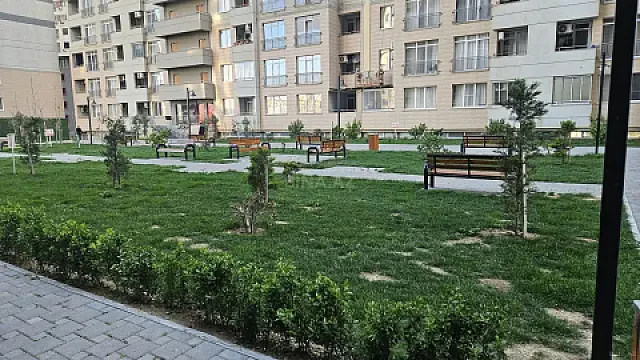 Satılır 2 otaqlı mənzil 76 m² — Bakı, İnşaatçılar 2 otaq 76.00 m²