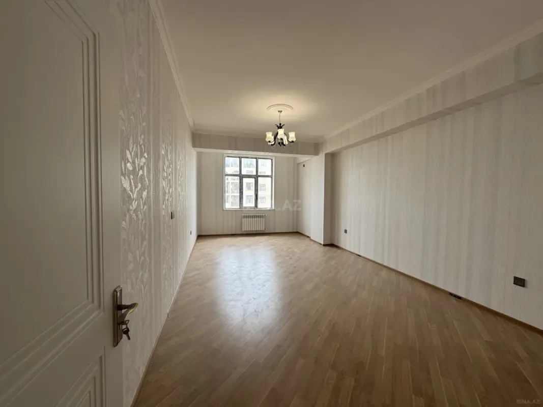 Satılır 2 otaqlı mənzil 102 m²